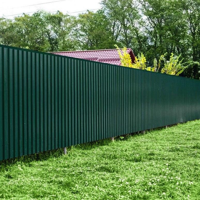 Зелена фасадна ламарина на ограда, идеална за покриви и строителни проекти | LATIVA.bg