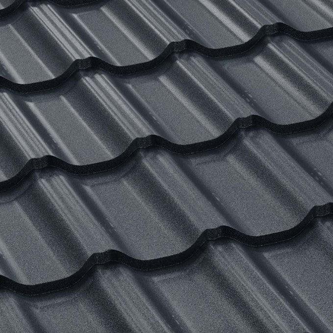 Метални керемиди Gotic в тъмен цвят с профил на покрив, идеални за ремонт на покриви и скатни покриви.