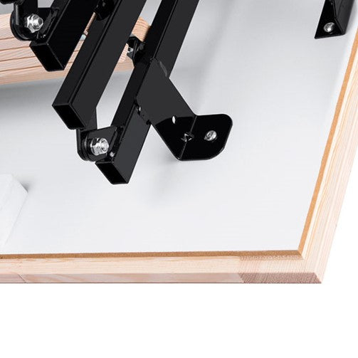 Таванска стълба Oman Mini Extra с черни монтажни елементи, идеална за скатни покриви и ремонт на покриви - LATIVA.bg